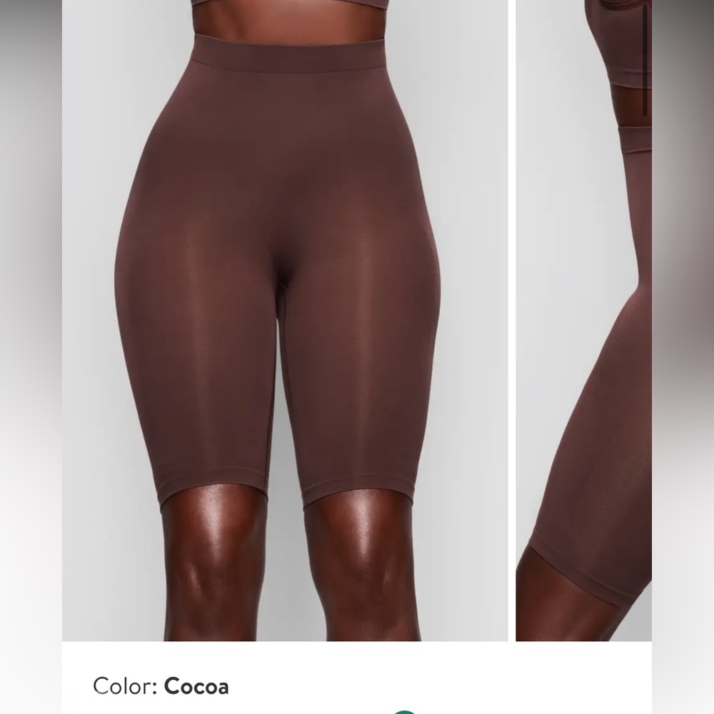 SKIMS | Sculpting Above the Knee Shorts